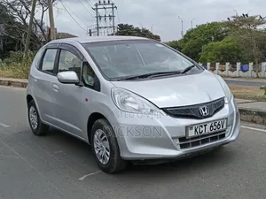 Honda Fit 5D Sport 2013 Silver