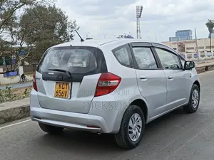 Honda Fit 5D Sport 2013 Silver
