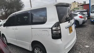 Toyota Noah 2012 White