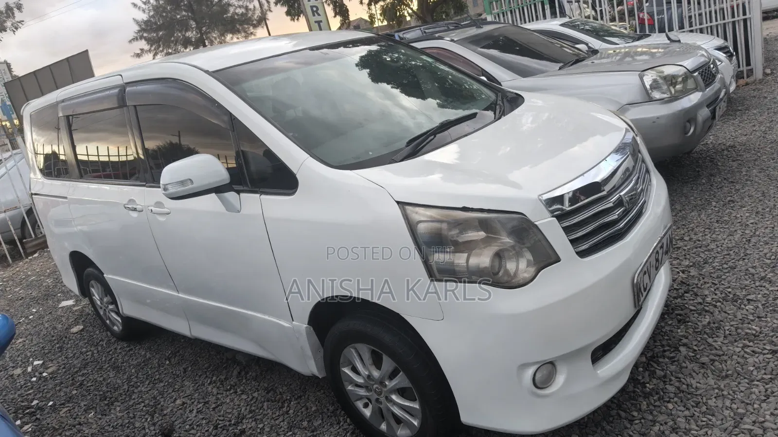 Toyota Noah 2012 White
