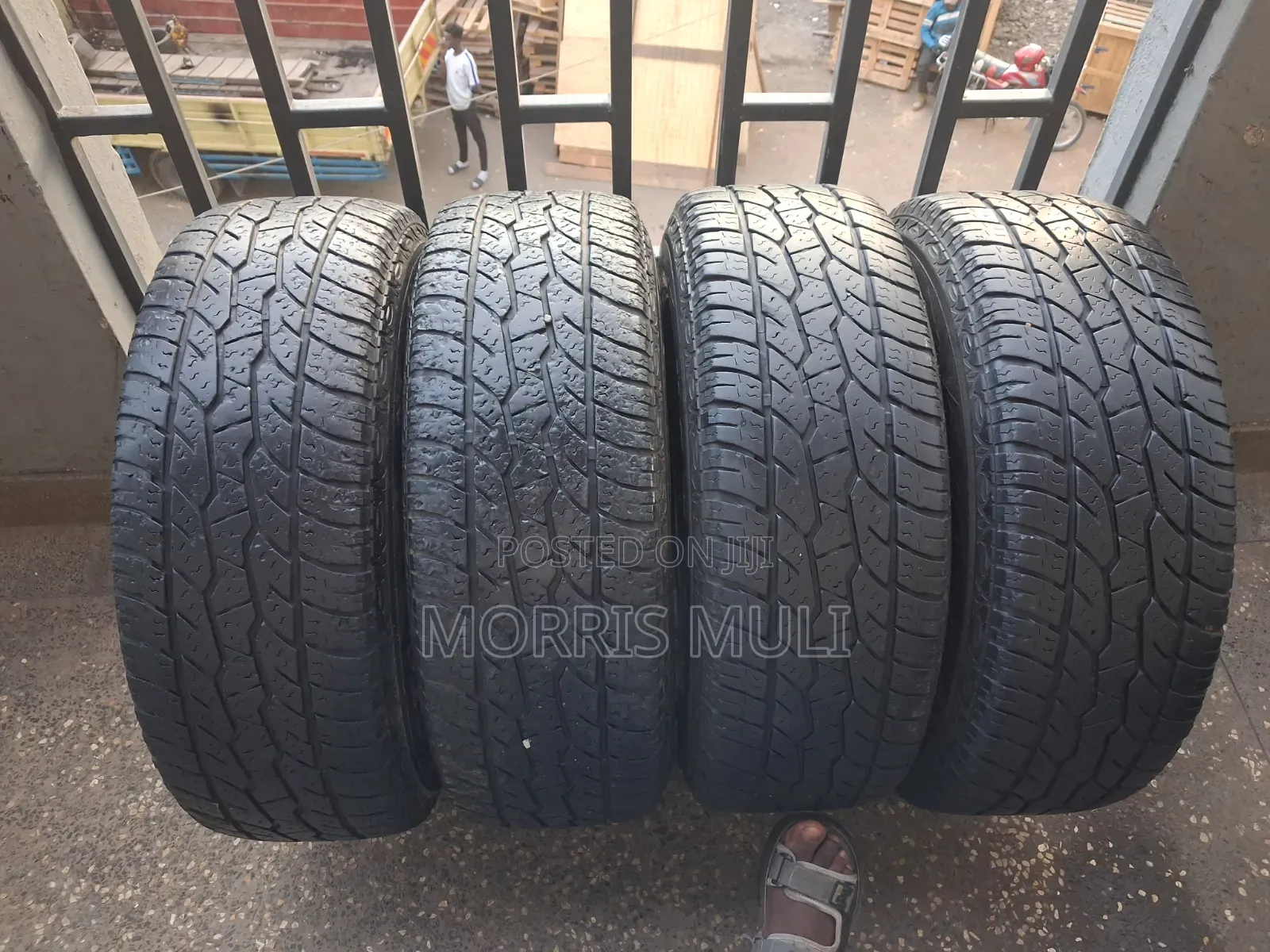 235/65r17 Maxxis