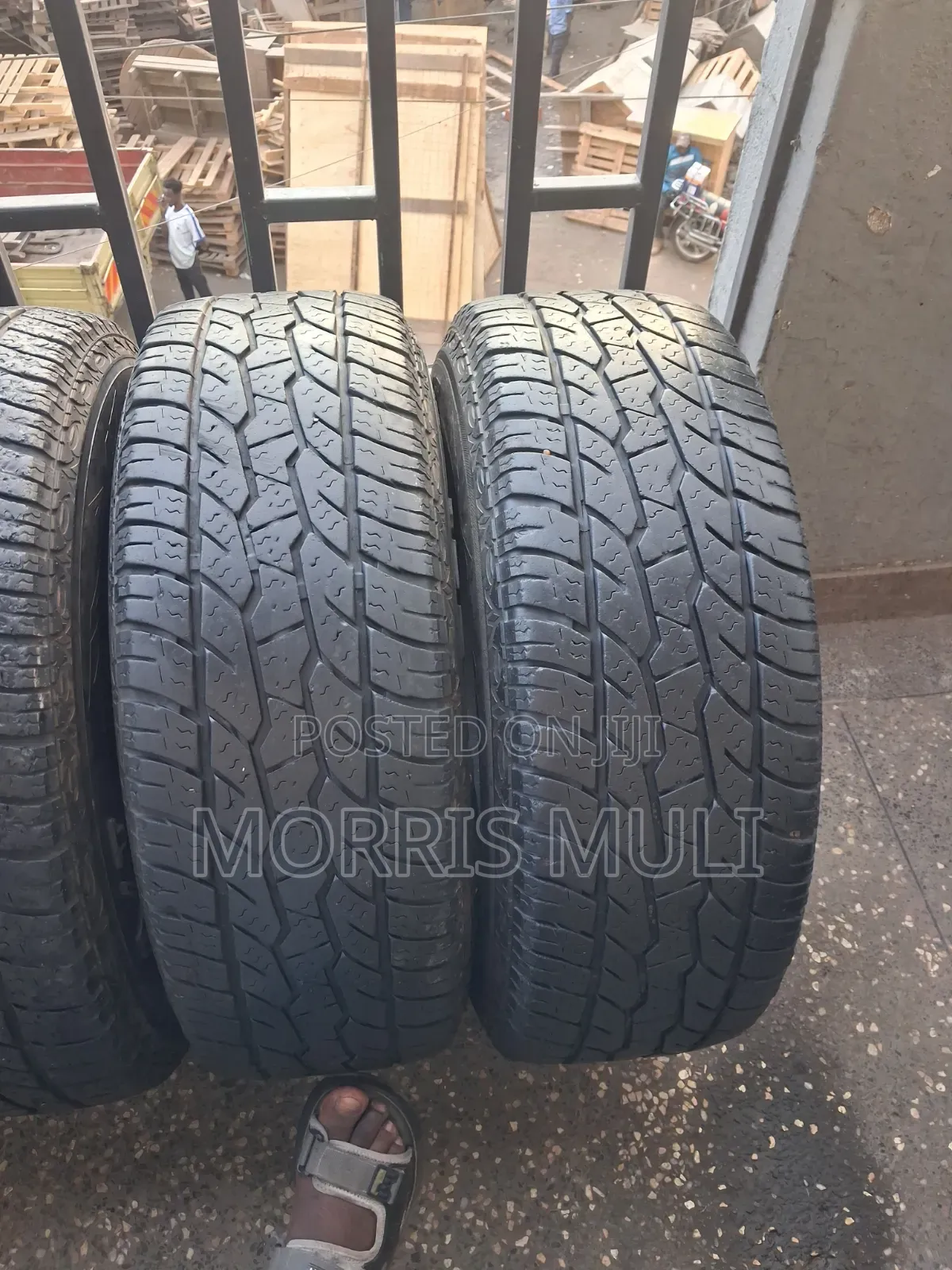 235/65r17 Maxxis