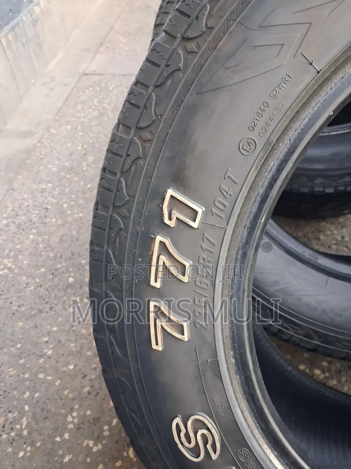 235/65r17 Maxxis