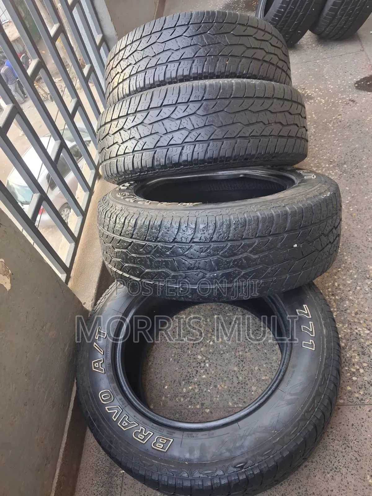 235/65r17 Maxxis