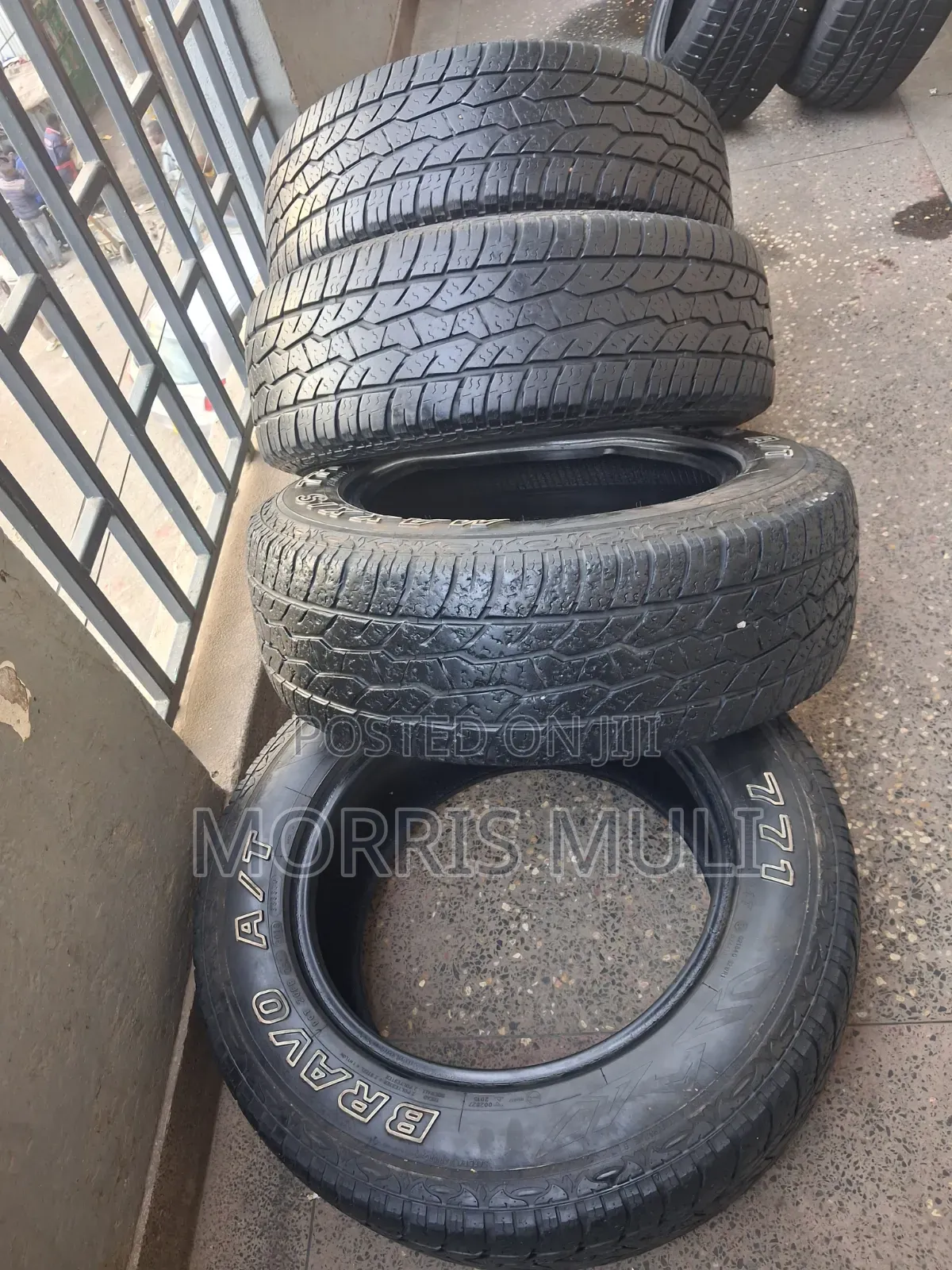 235/65r17 Maxxis
