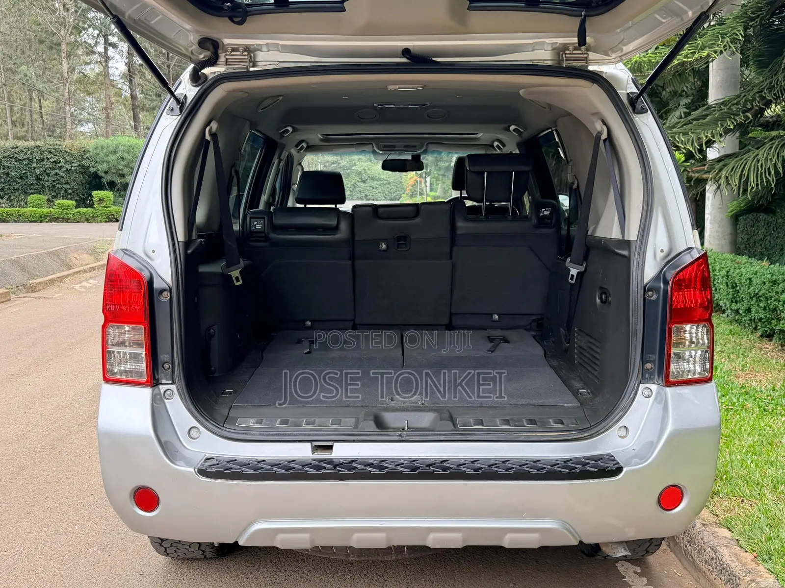 Nissan Pathfinder 2013 Silver