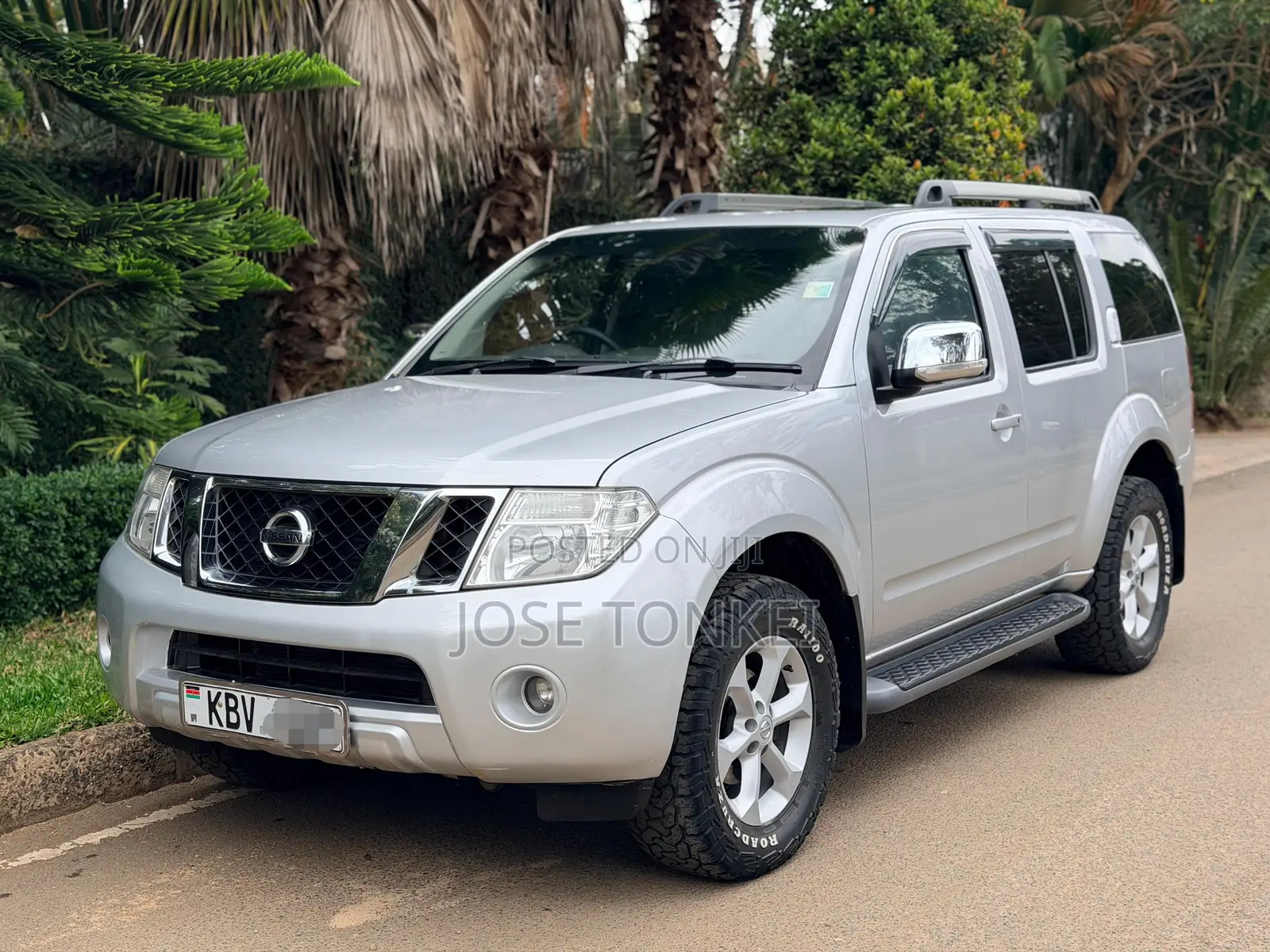 Nissan Pathfinder 2013 Silver