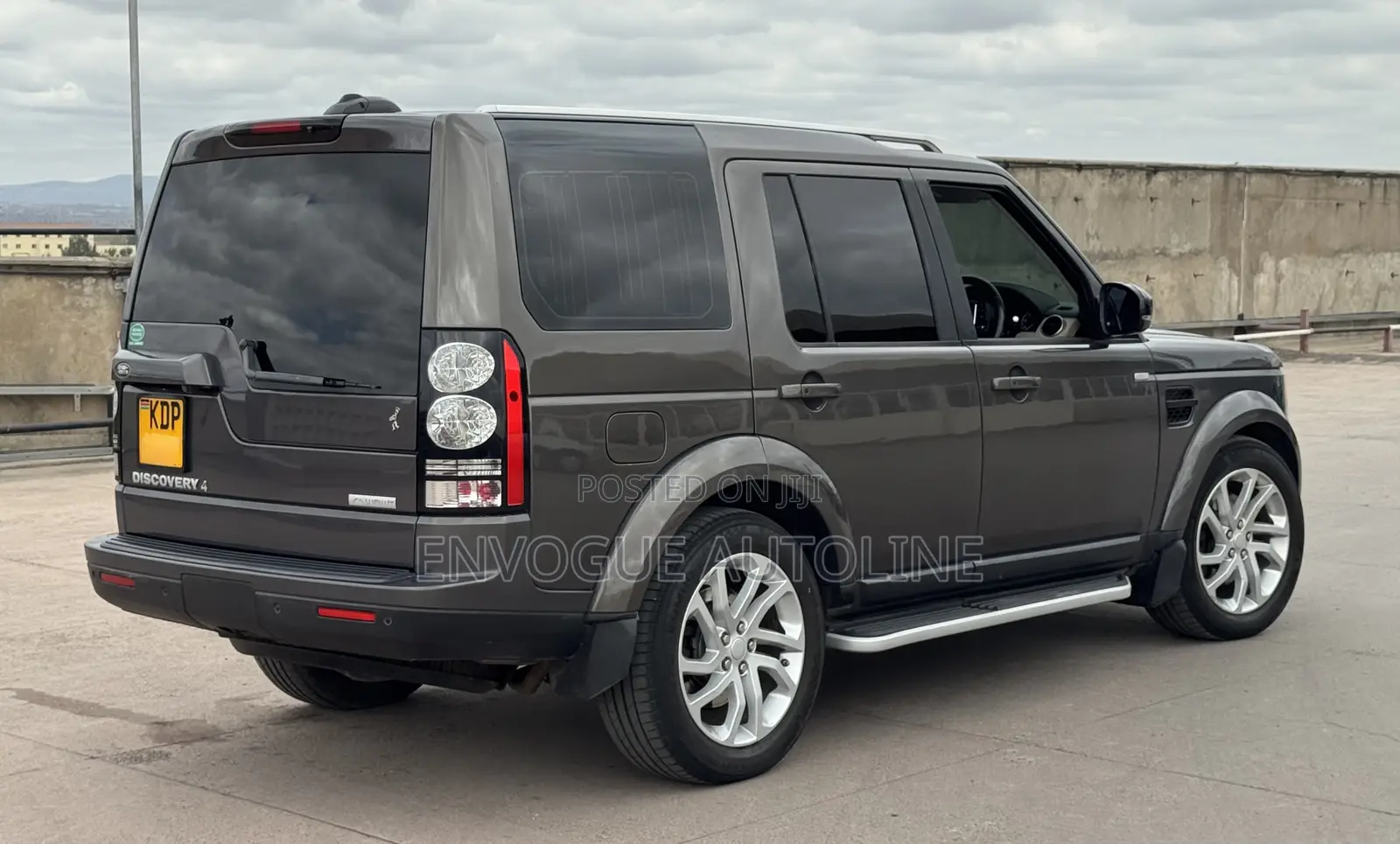 Land Rover Discovery 2016 Gray