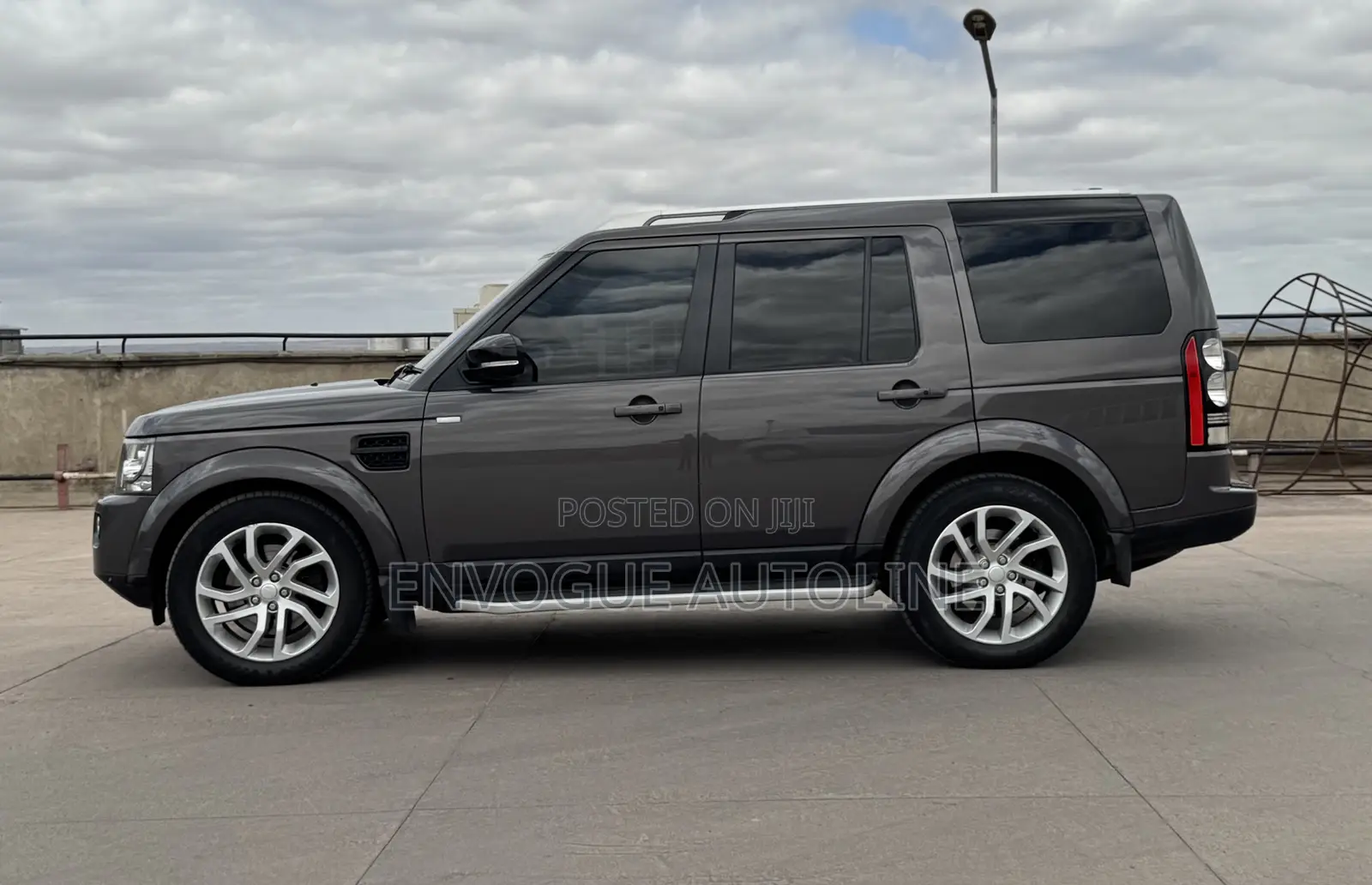 Land Rover Discovery 2016 Gray