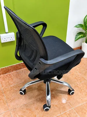 Black Mesh Computer Chair With Arm Support