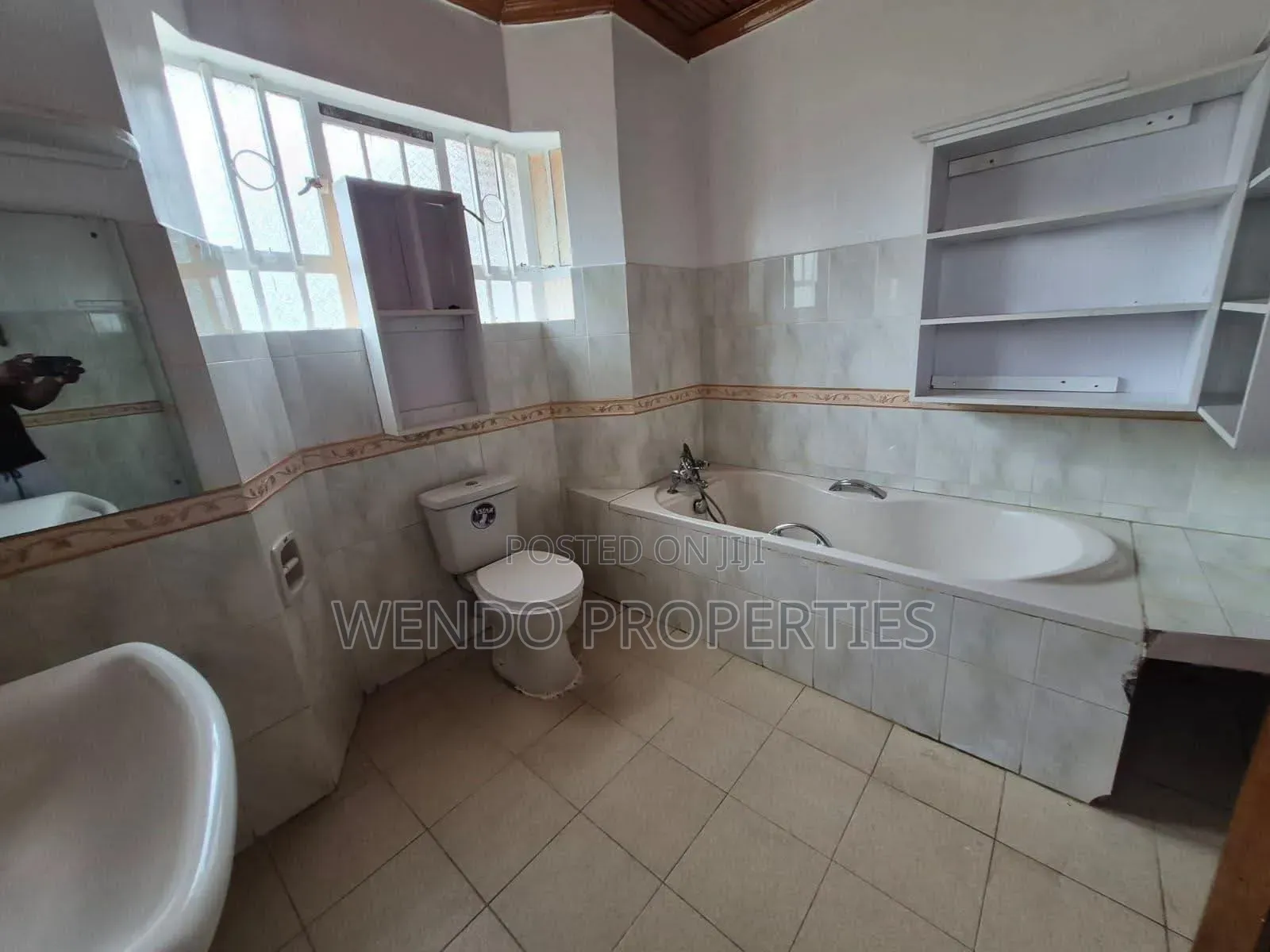 5bdrm Villa in Hardy for rent