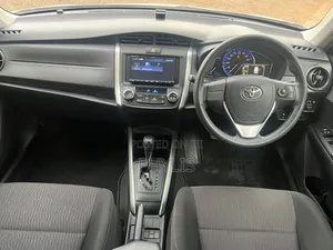 Toyota Corolla Fielder 1.5 Hybrid FWD 2019 White