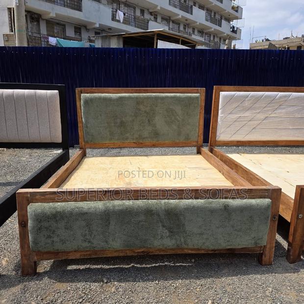 5x6 Rustic Wooden Mocket Bed: Payment on Delivery