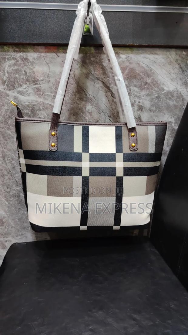 Elegant Brown Cream Shoulder Bag (Excellent Condition)