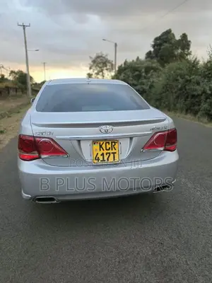 Toyota Crown 2012 Silver