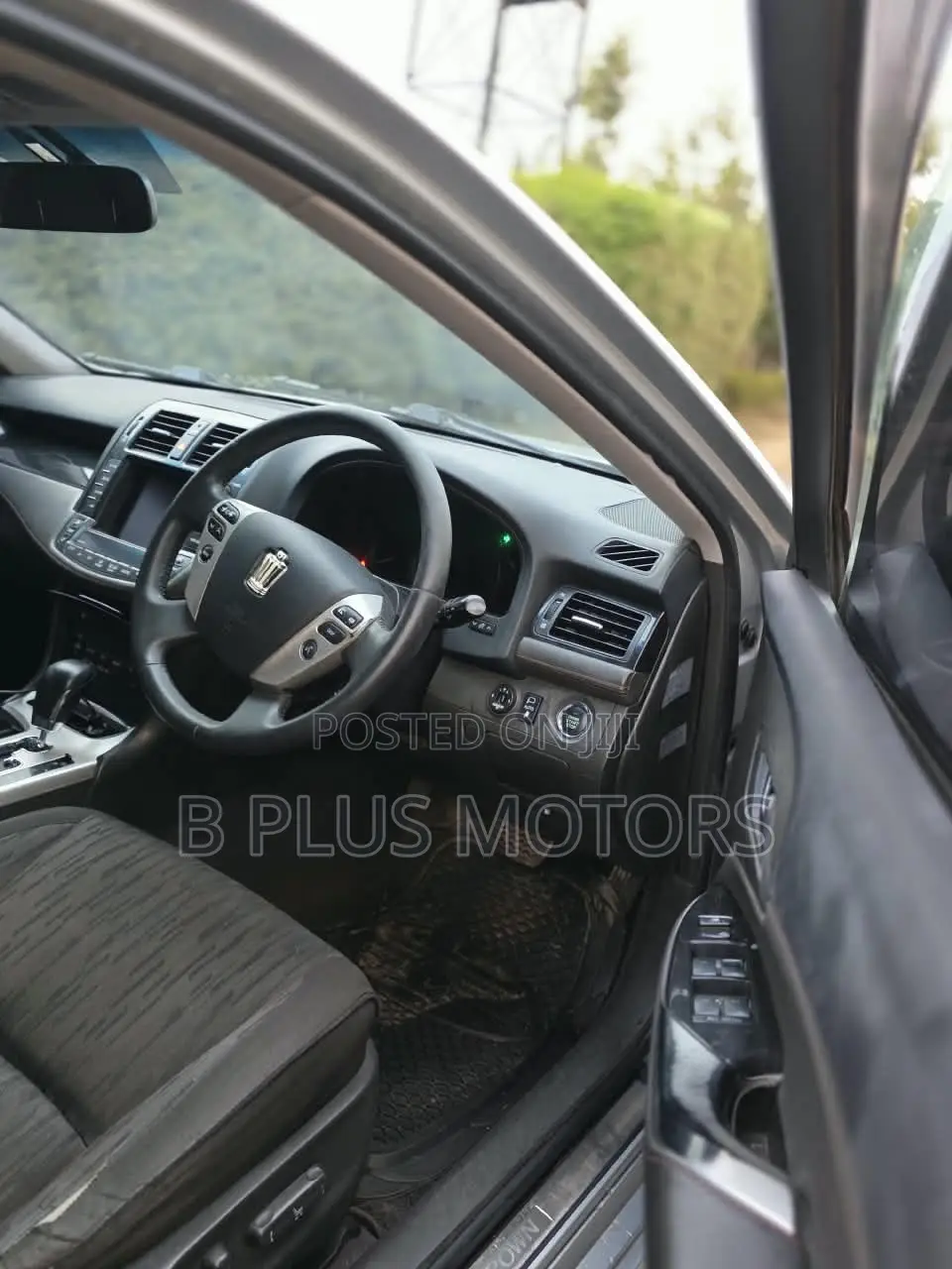 Toyota Crown 2012 Silver