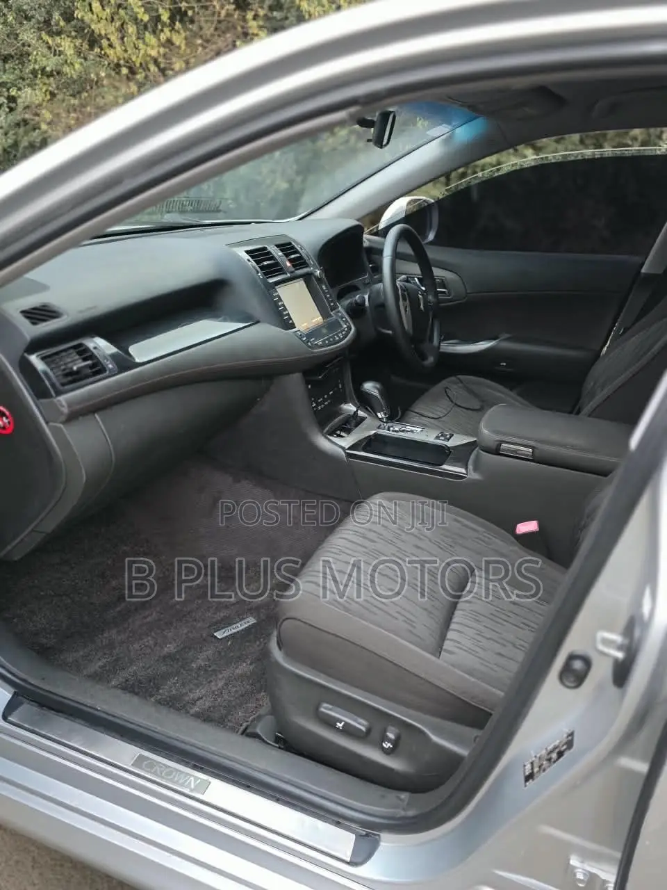 Toyota Crown 2012 Silver