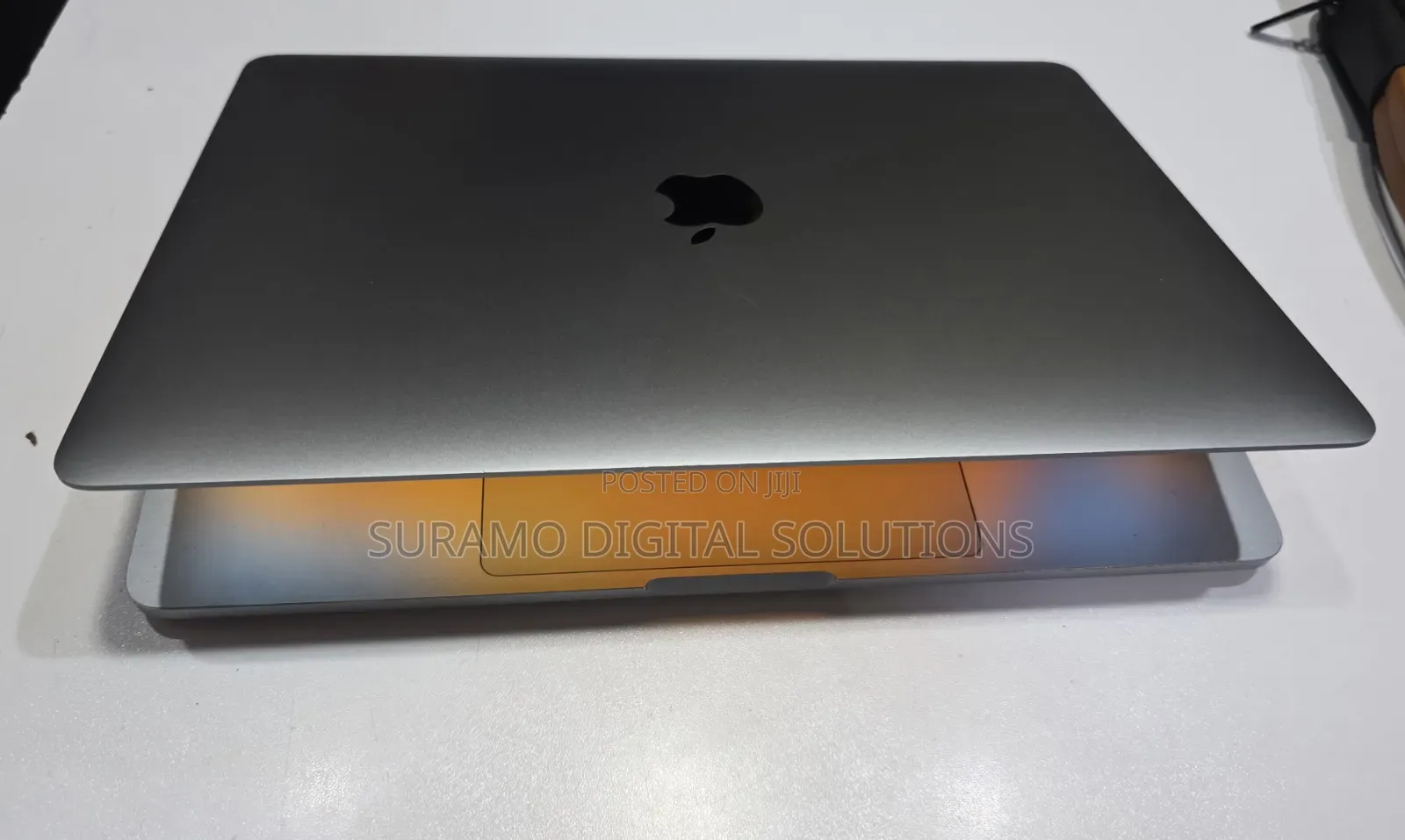 Laptop Apple MacBook Pro 2022 M2 8GB Apple M2 SSD 256GB