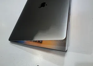 Laptop Apple MacBook Pro 2022 M2 8GB Apple M2 SSD 256GB