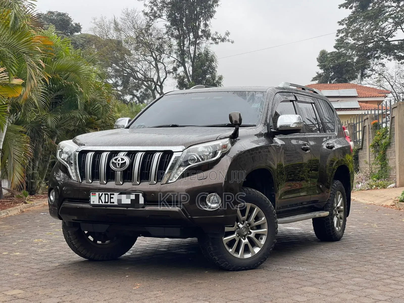 Toyota Land Cruiser Prado 2017 Brown