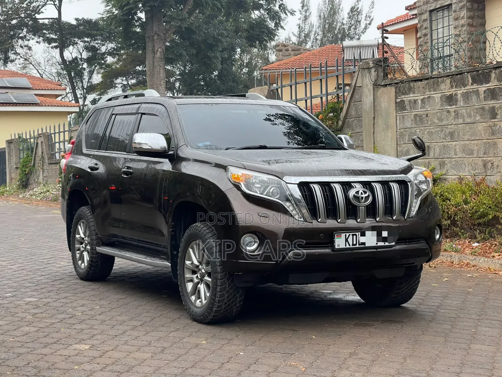 Toyota Land Cruiser Prado 2017 Brown