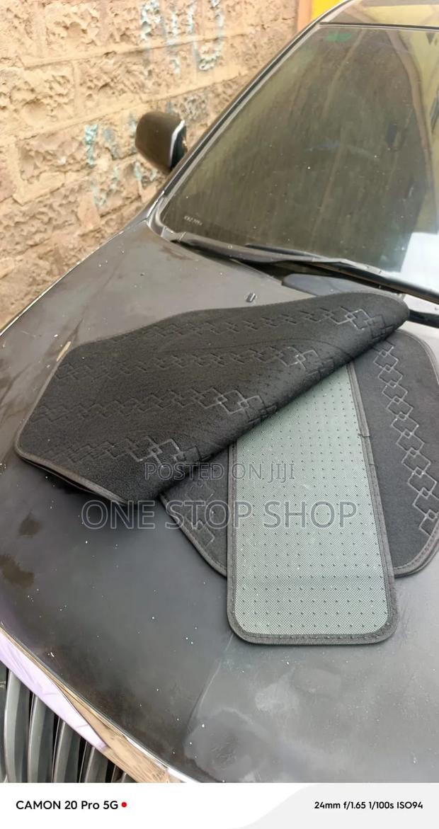 Woolen Car Floor Mats With Ribbed Heel Pad Diamond Pattern Border