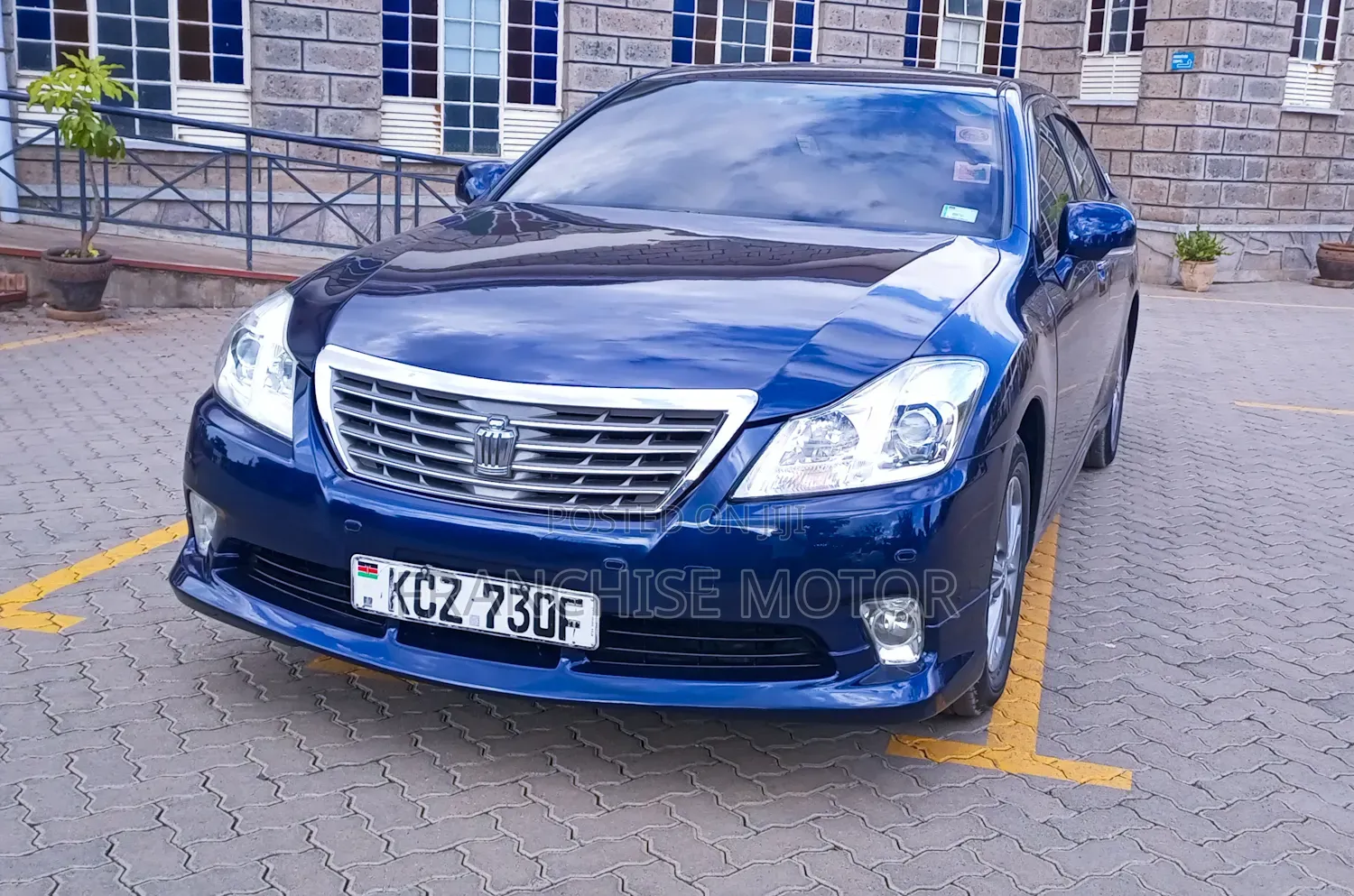 Toyota Crown 2013 Blue