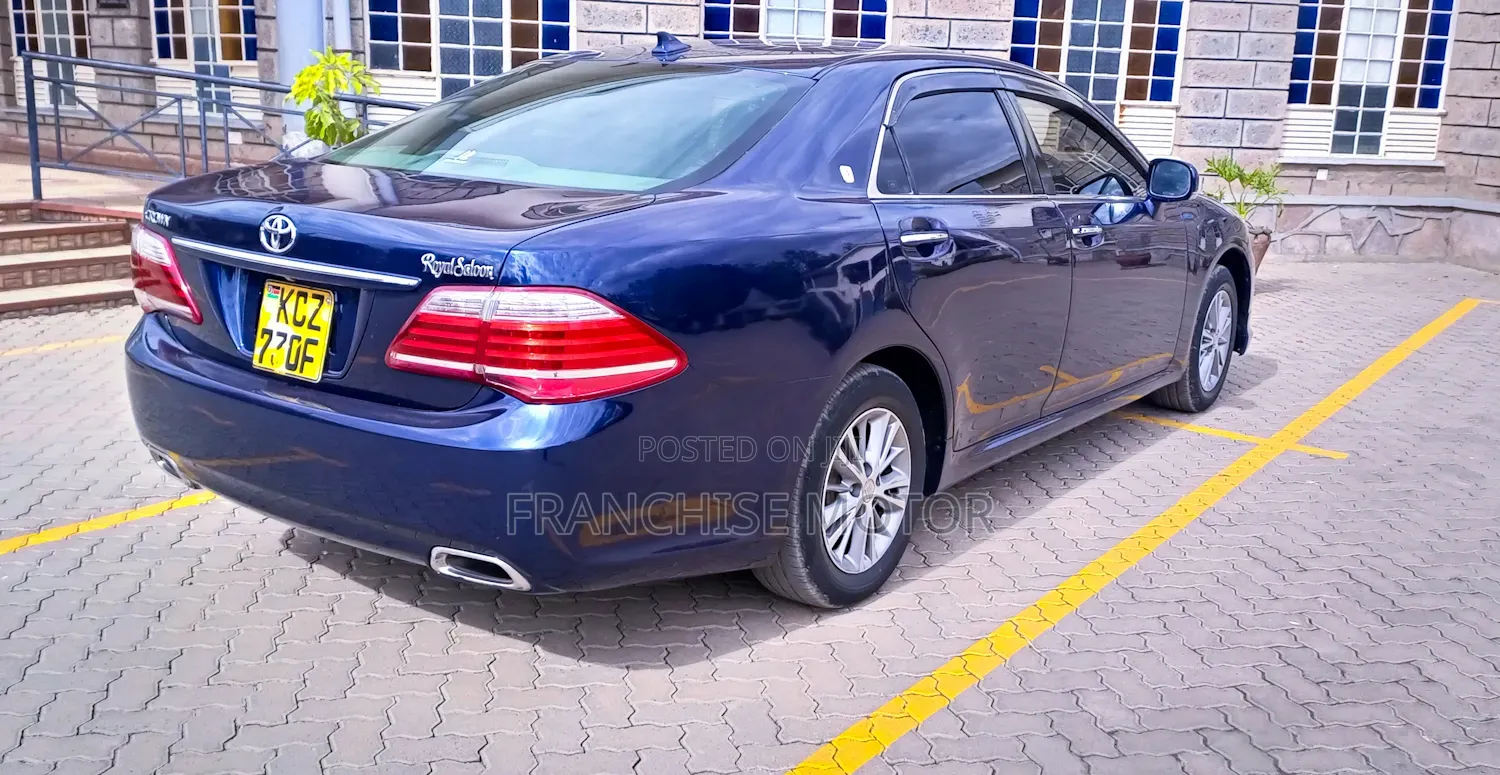 Toyota Crown 2013 Blue