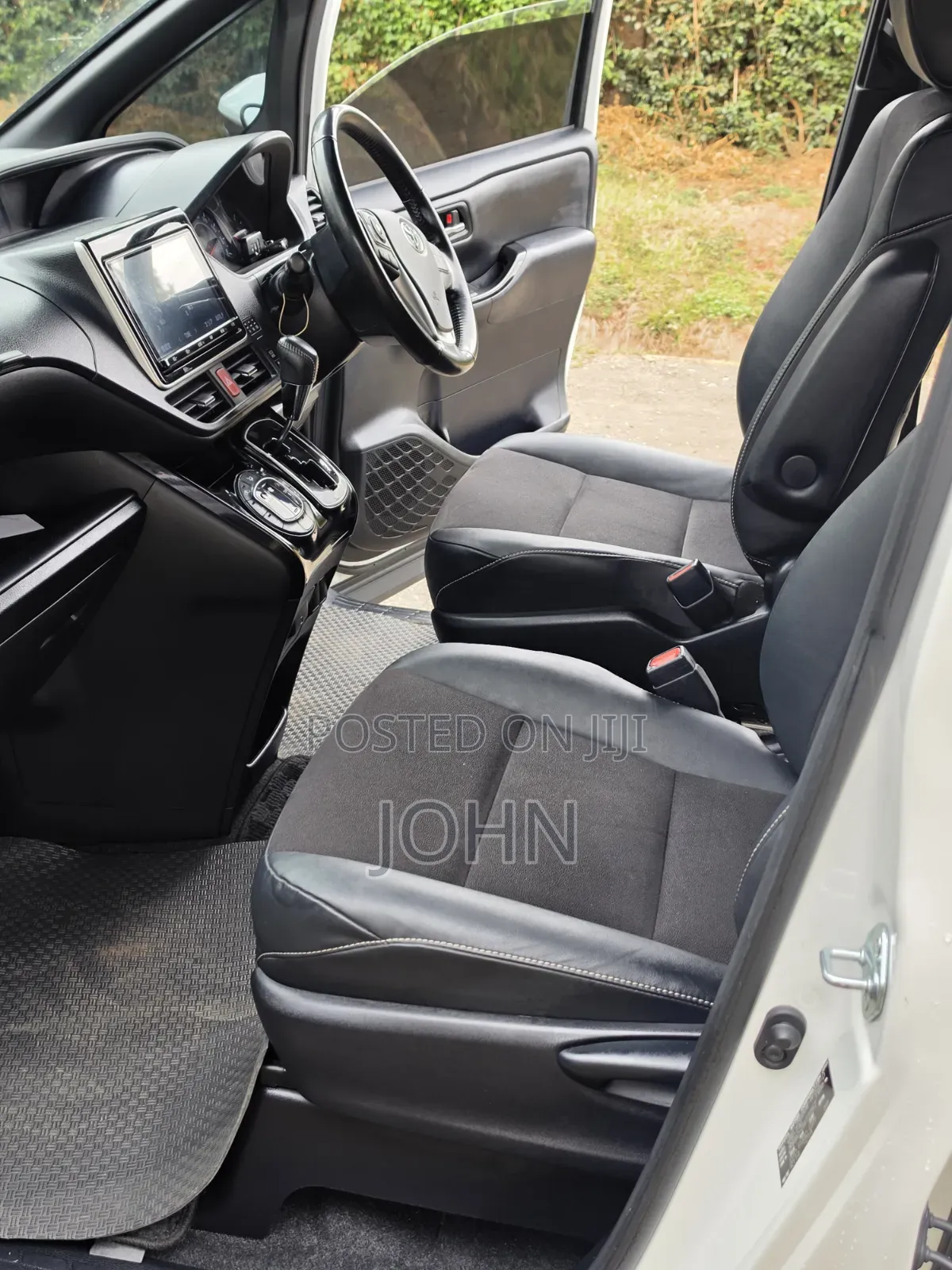 Toyota Noah 2.0 FWD (7 Seater) 2018 Pearl