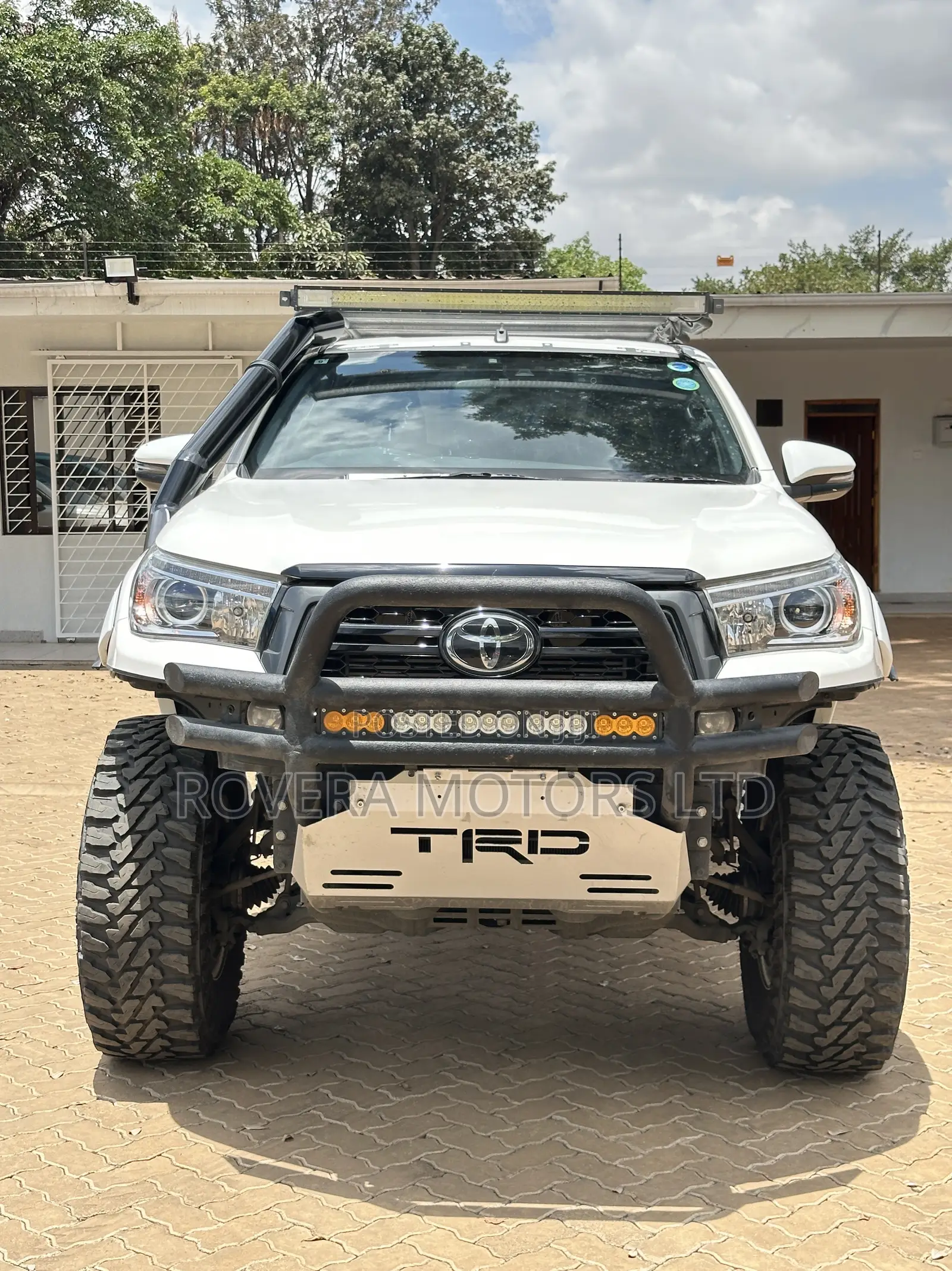 Toyota Hilux 2019 White