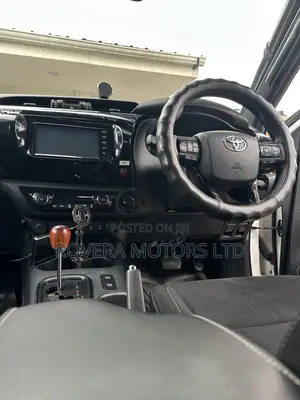 Toyota Hilux 2019 White