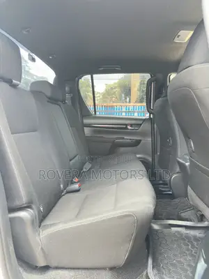 Toyota Hilux 2019 White