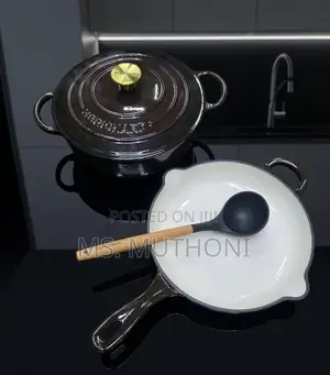 Chocolate Enameled Cast Iron Dutch Oven / Casserole Pot (28cm / 4.5 L)