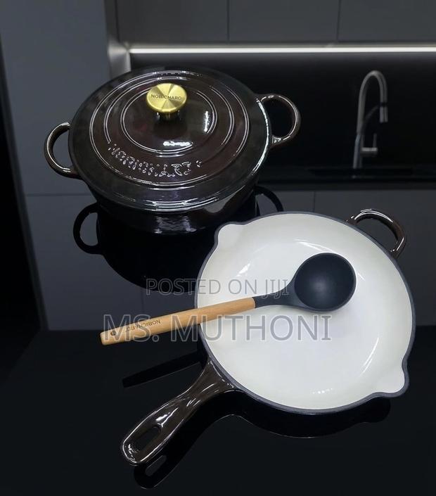 Chocolate Enameled Cast Iron Dutch Oven / Casserole Pot (28cm / 4.5 L)