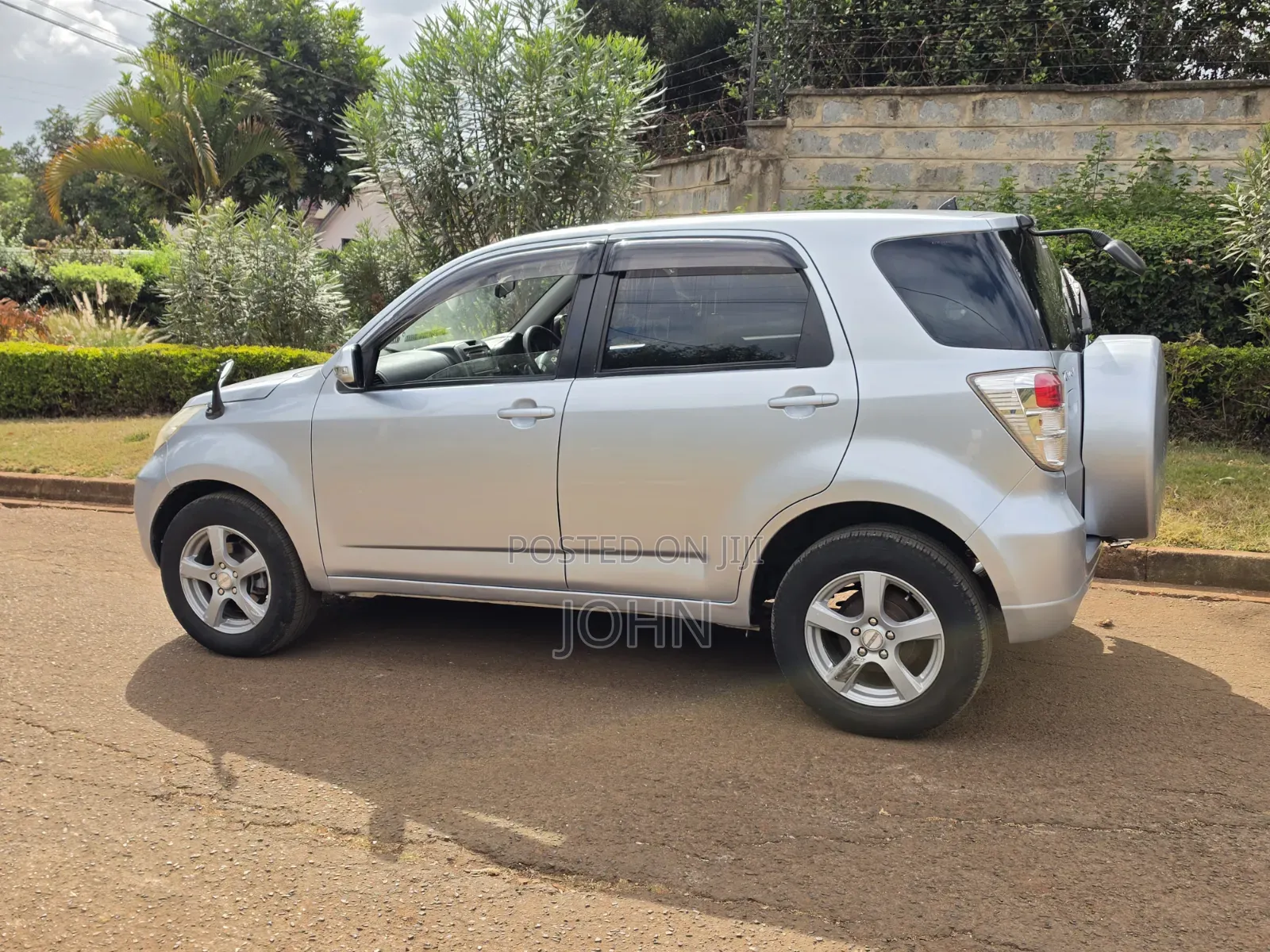 Toyota Rush 1.5 AWD 2010 Silver