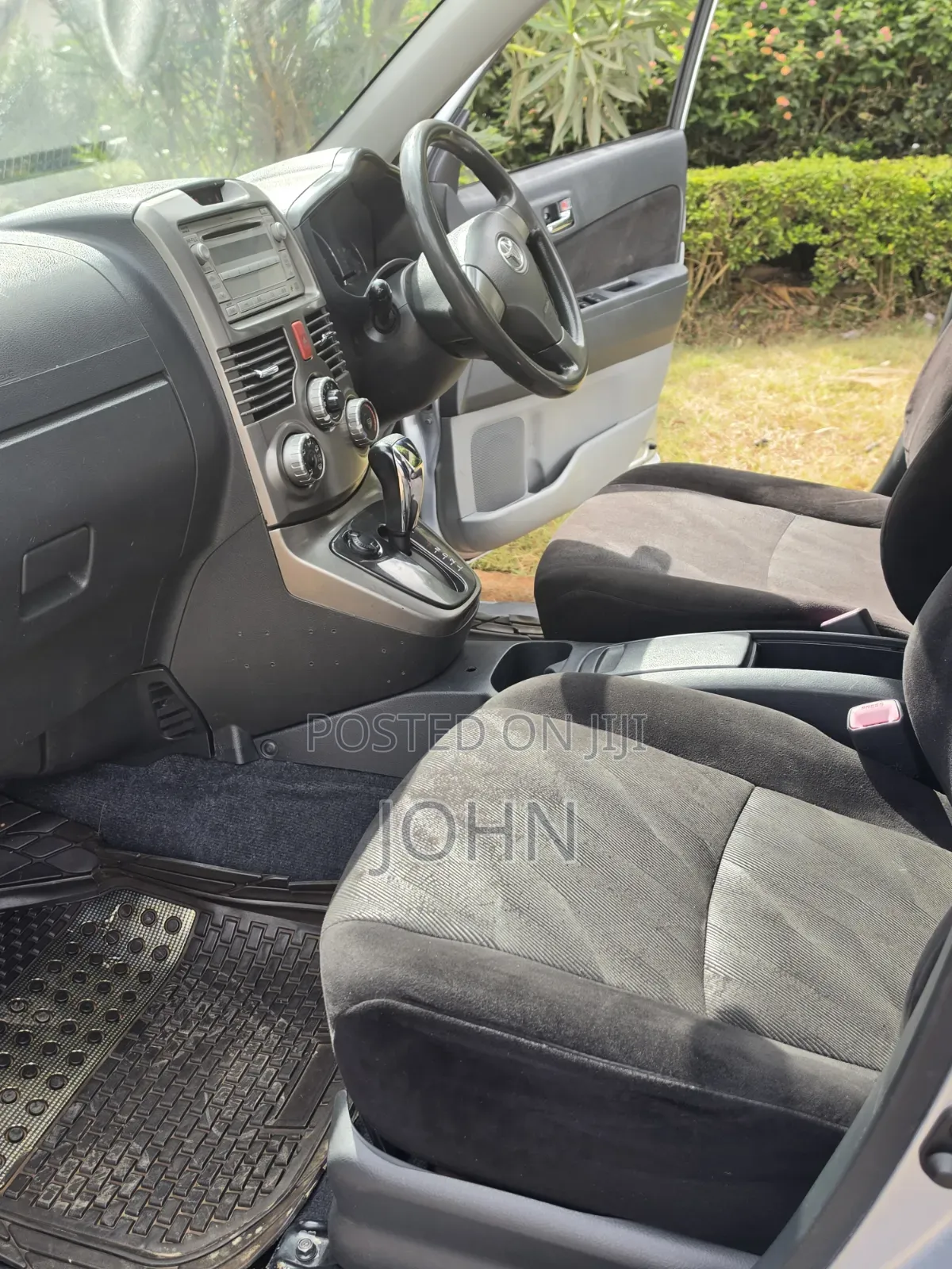 Toyota Rush 1.5 AWD 2010 Silver