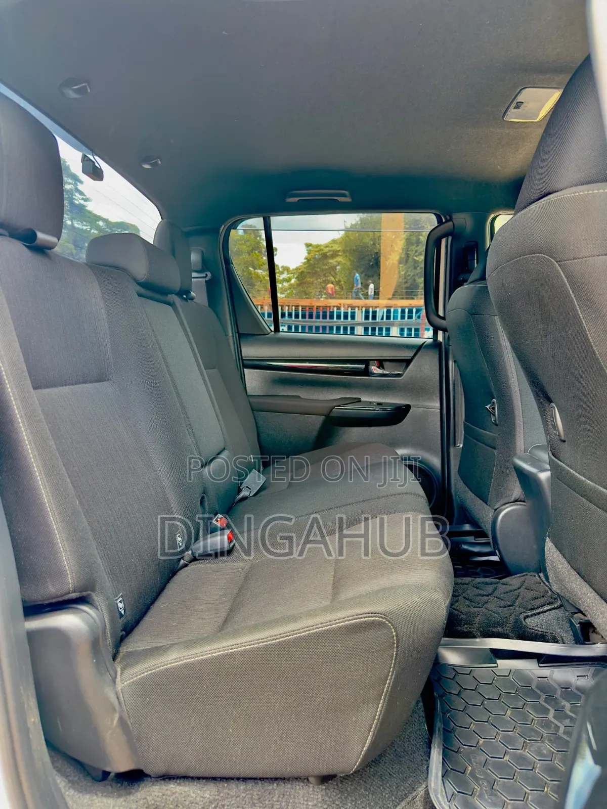 Toyota Hilux Rugged X 4x4 2019 White