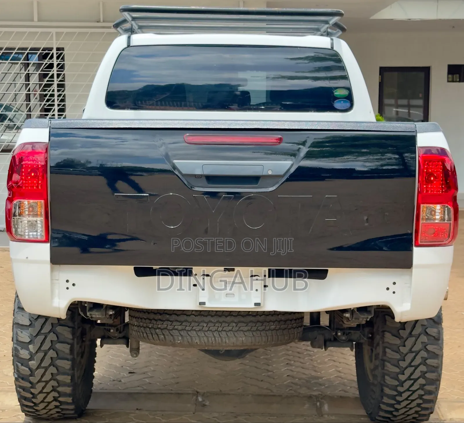 Toyota Hilux Rugged X 4x4 2019 White