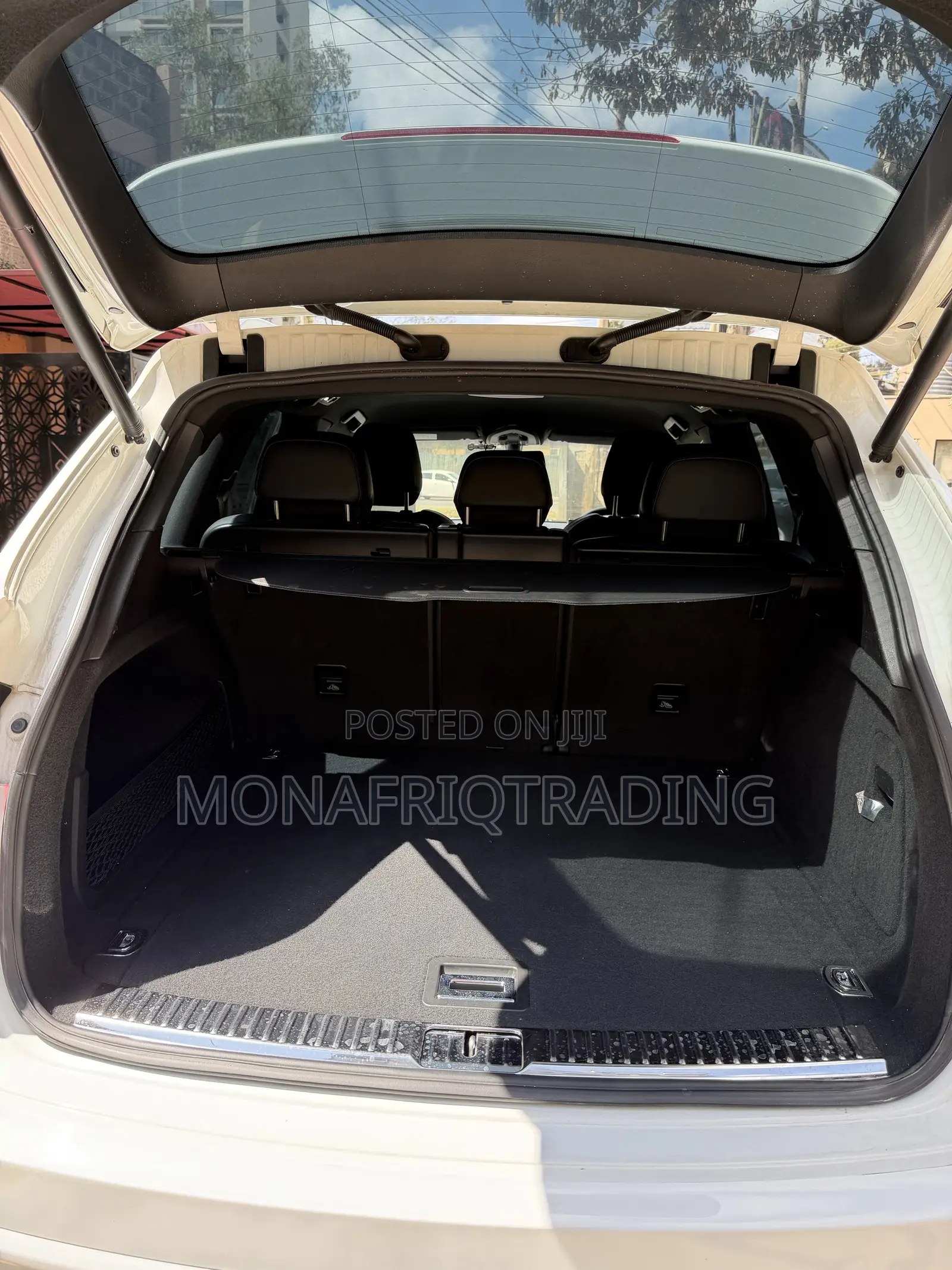 Porsche Cayenne Base AWD 2016 White