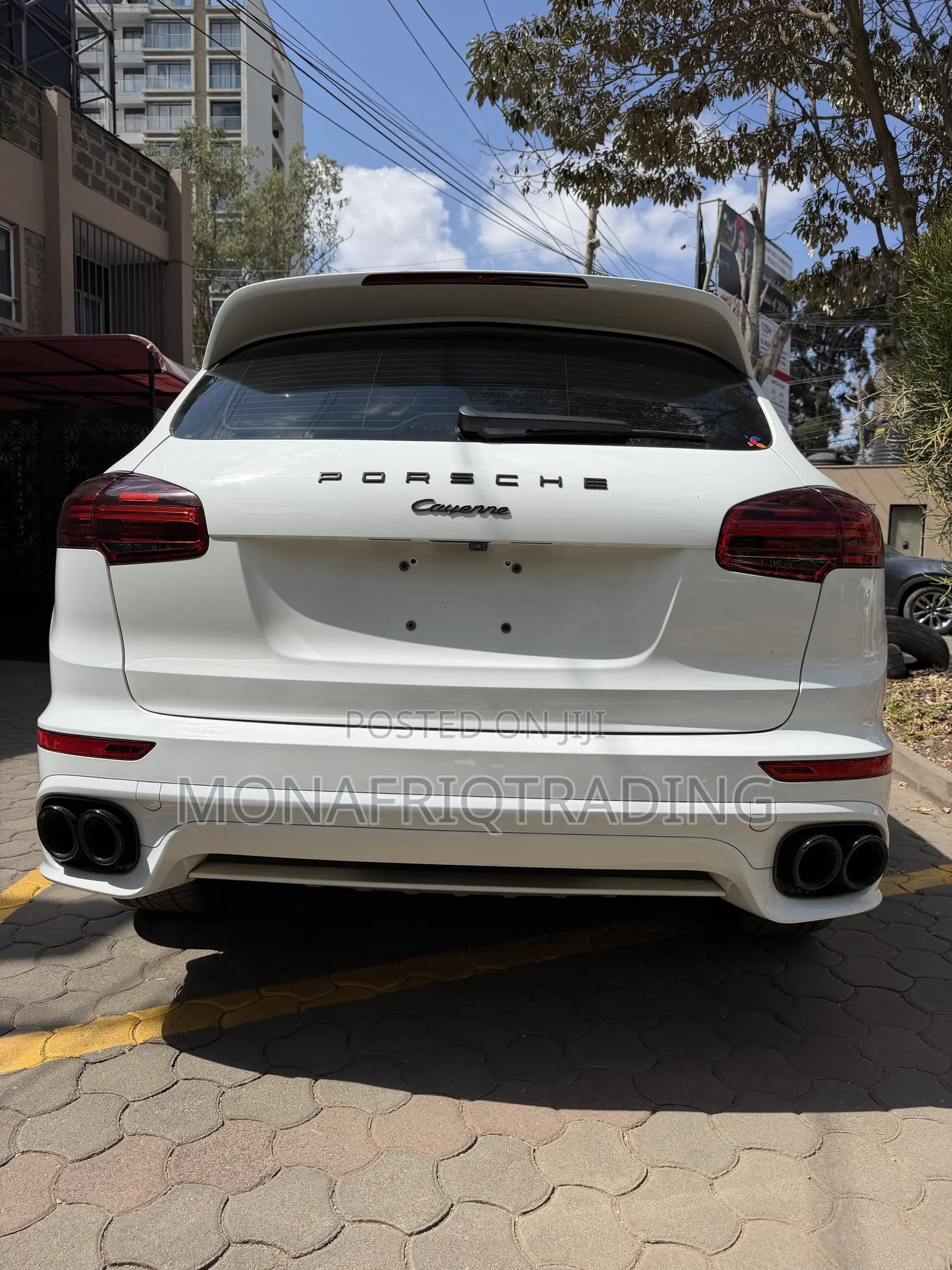 Porsche Cayenne Base AWD 2016 White