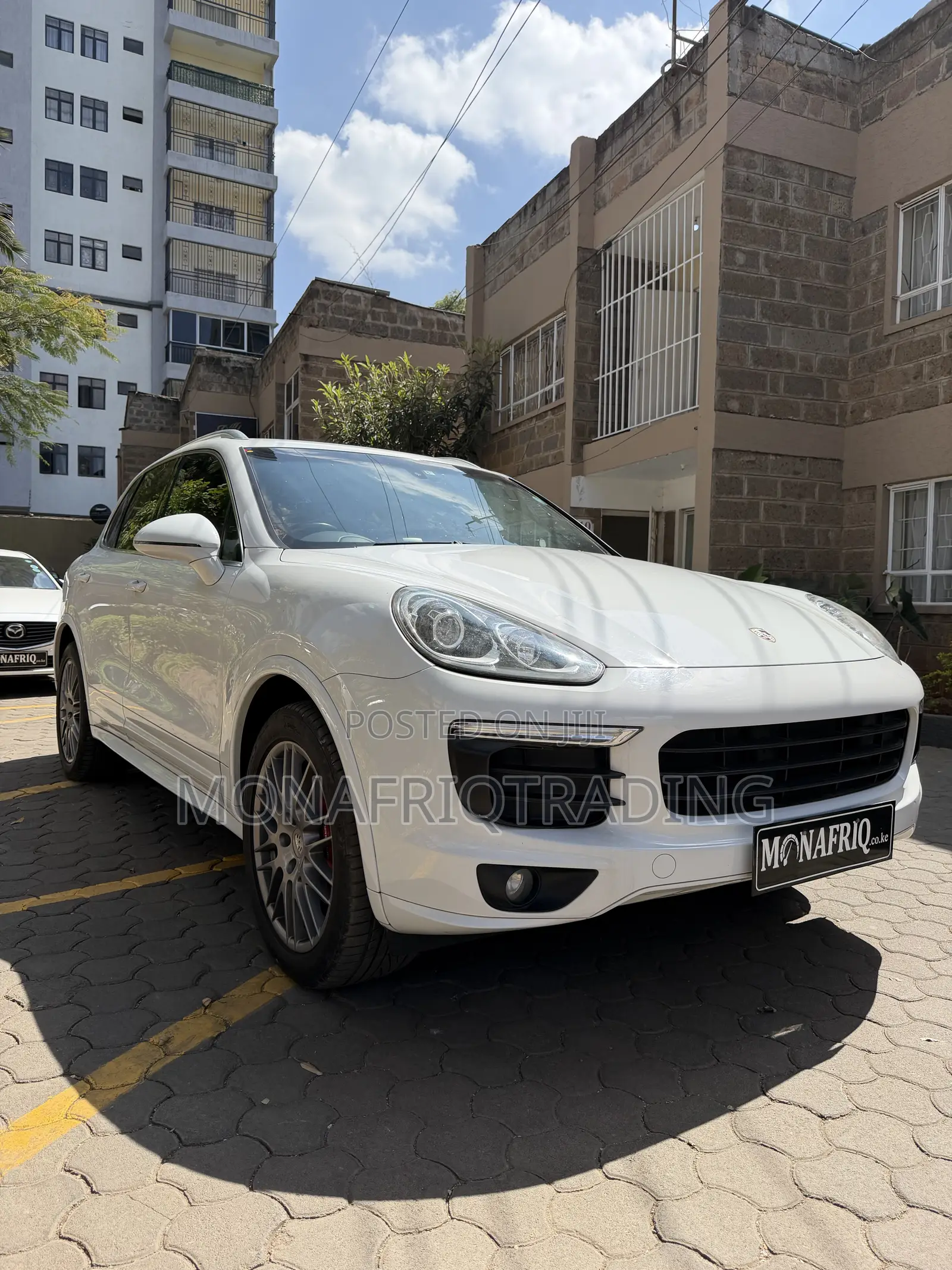 Porsche Cayenne Base AWD 2016 White