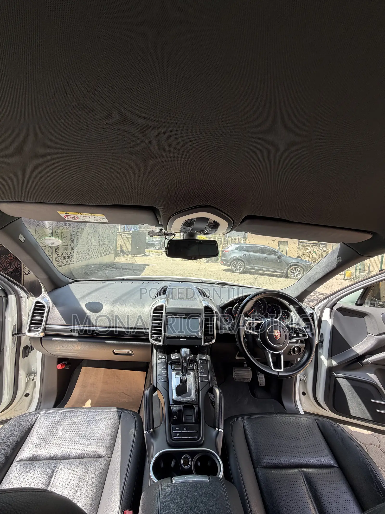Porsche Cayenne Base AWD 2016 White