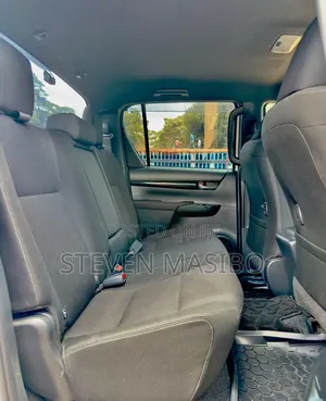 Toyota Hilux 2019 White
