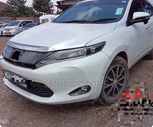 Toyota Harrier 2.0 2017 White