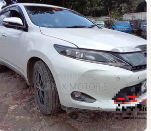 Toyota Harrier 2.0 2017 White