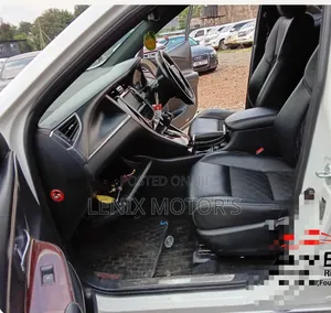 Toyota Harrier 2.0 2017 White