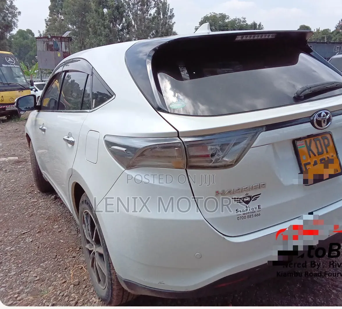 Toyota Harrier 2.0 2017 White