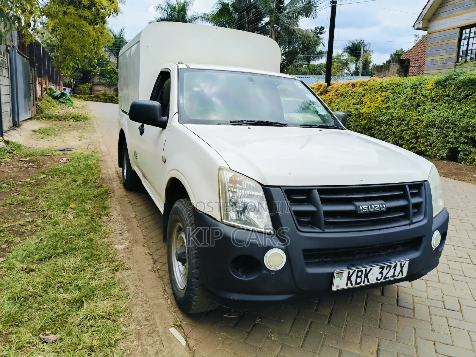 Isuzu D-MAX 2010 White