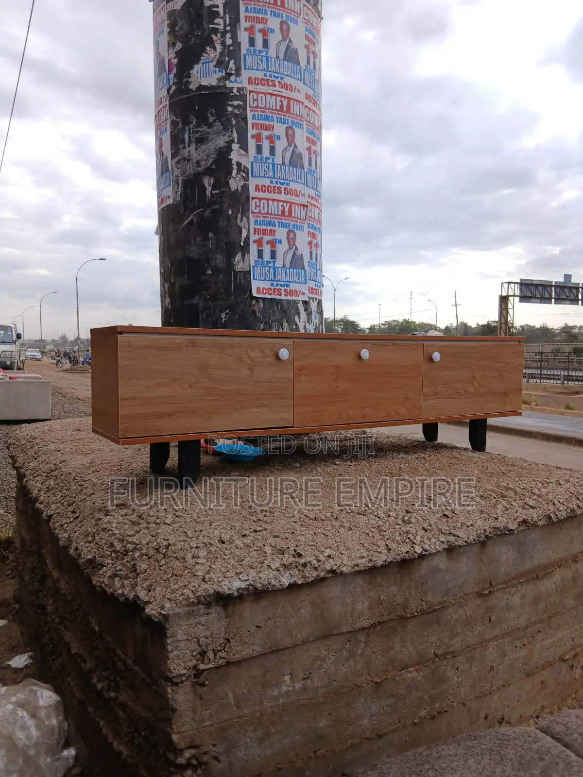 Modern Wooden TV Stand With 3 Drawers