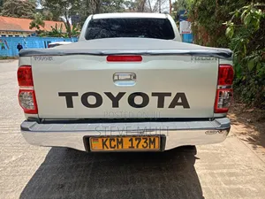 Toyota Hilux 2010 Brown